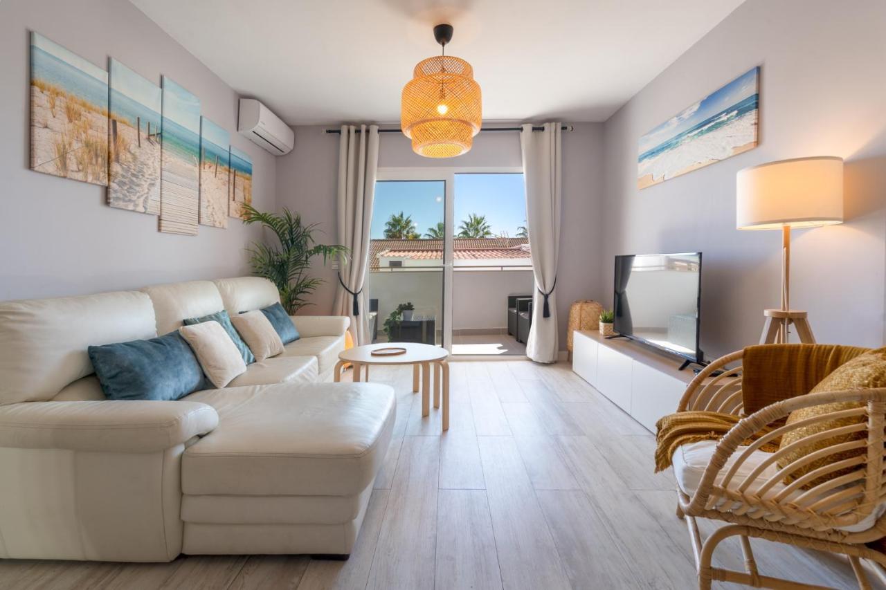 Lets In The Sun Sea View Apartment Calabella ลากาลาเดมิฮาส ภายนอก รูปภาพ