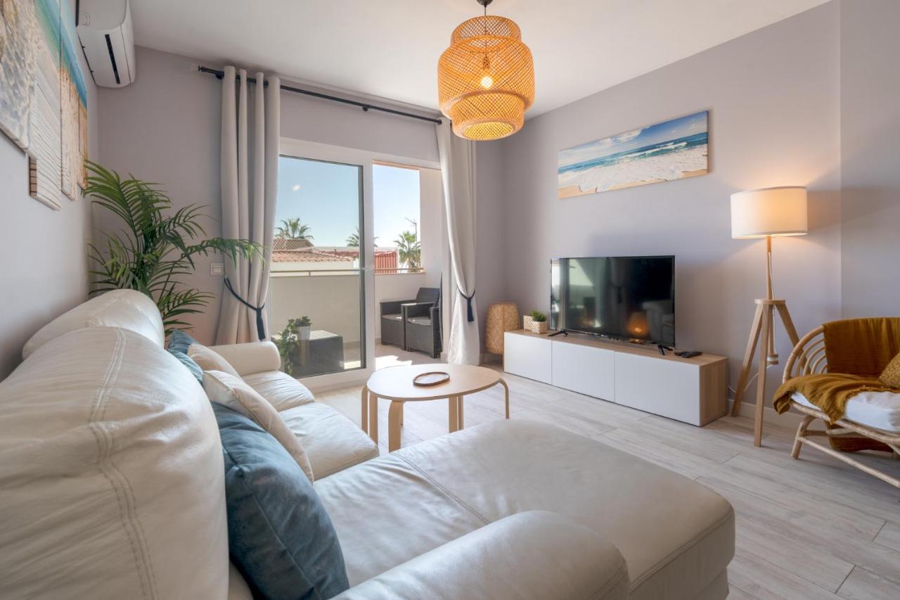 Lets In The Sun Sea View Apartment Calabella ลากาลาเดมิฮาส ภายนอก รูปภาพ