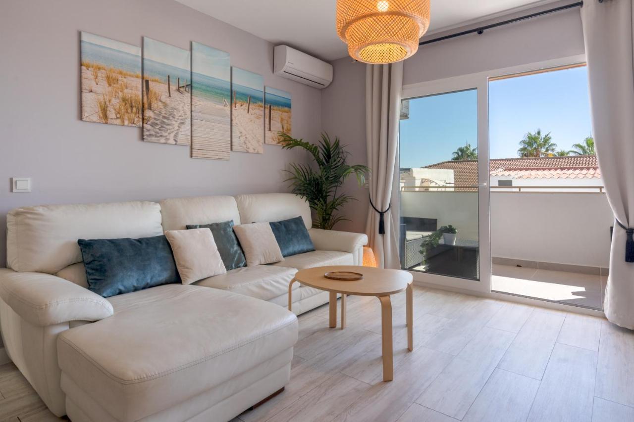 Lets In The Sun Sea View Apartment Calabella ลากาลาเดมิฮาส ภายนอก รูปภาพ